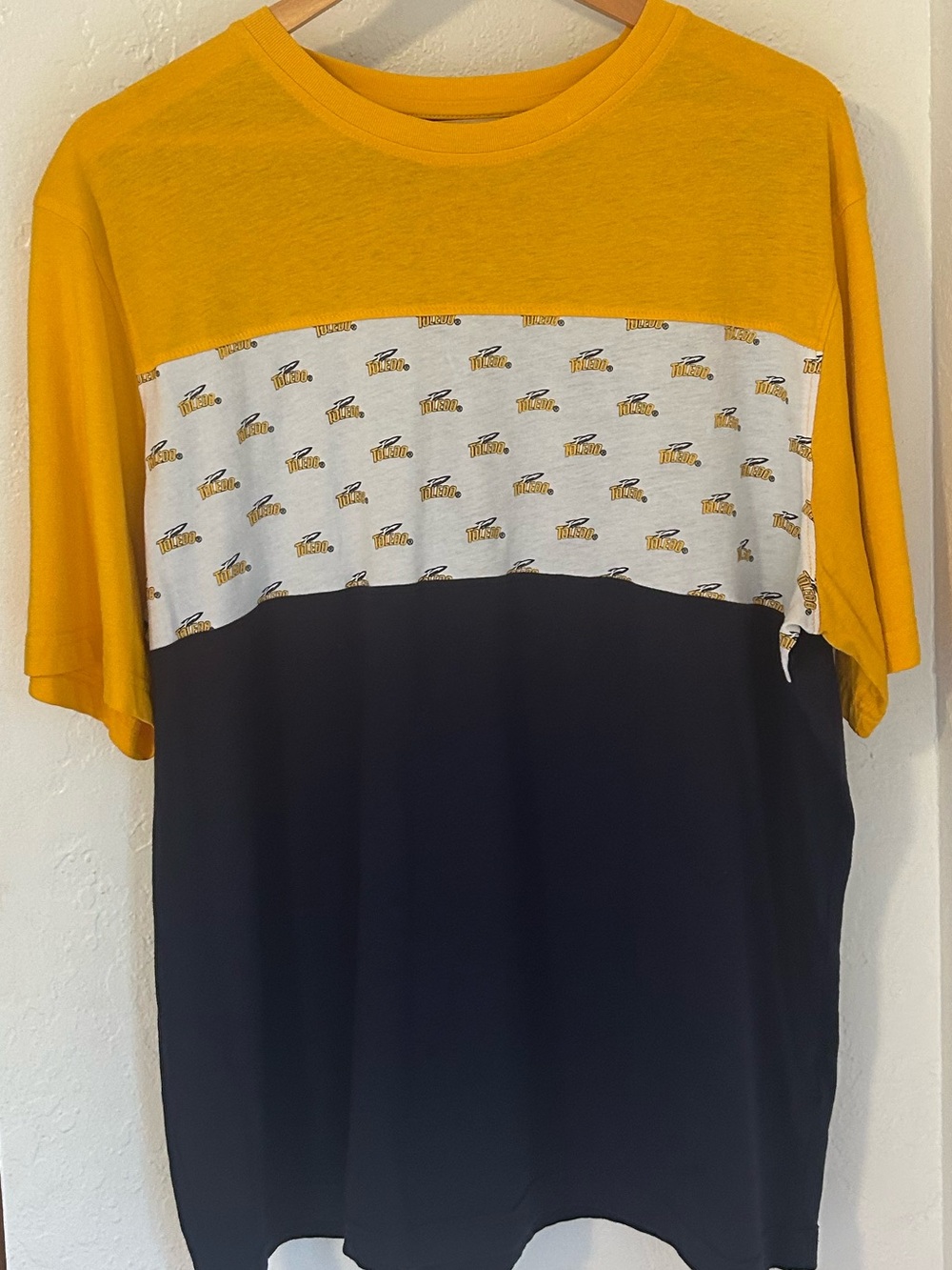 University of Toledo Short Sleeve Shirt L